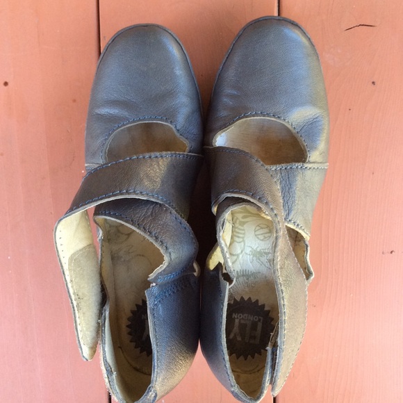 London Fly cross back wedge shoes Sz 8 Gray - Picture 6 of 6